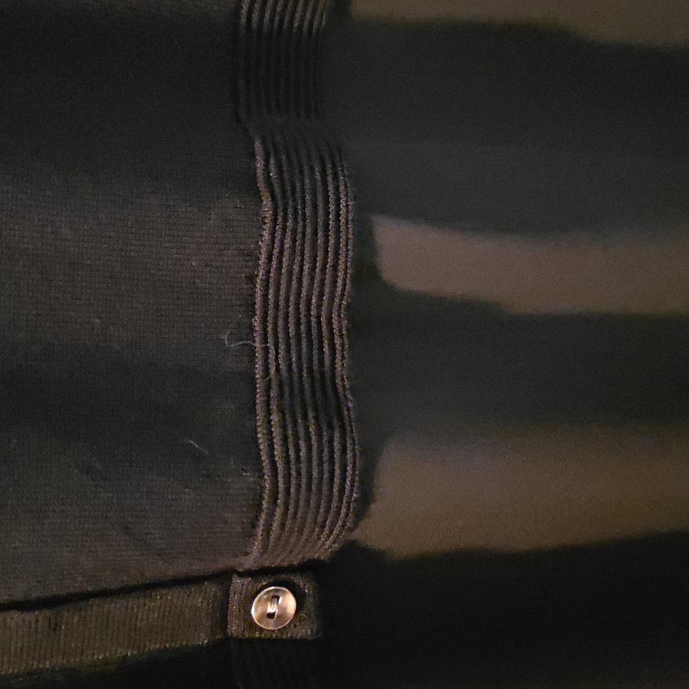 Reitmans Spft Knit And Semi Sheer Black Sleeveless Blouse - Picture 6 of 8